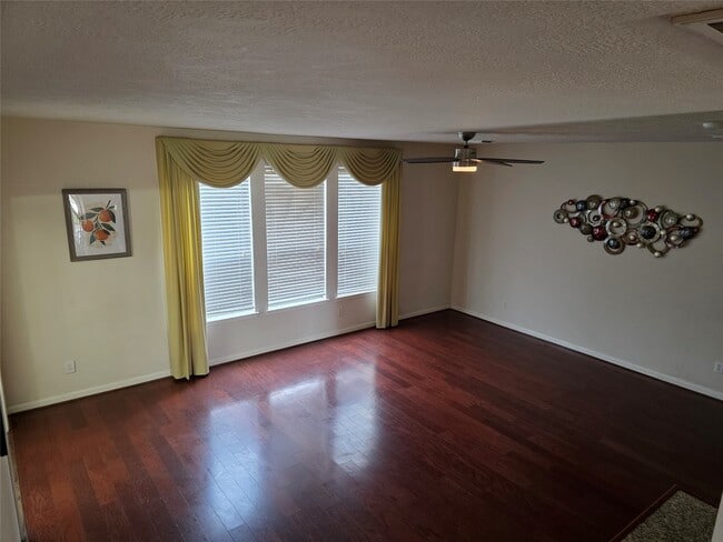 property at 2715 Riverhollow Ln