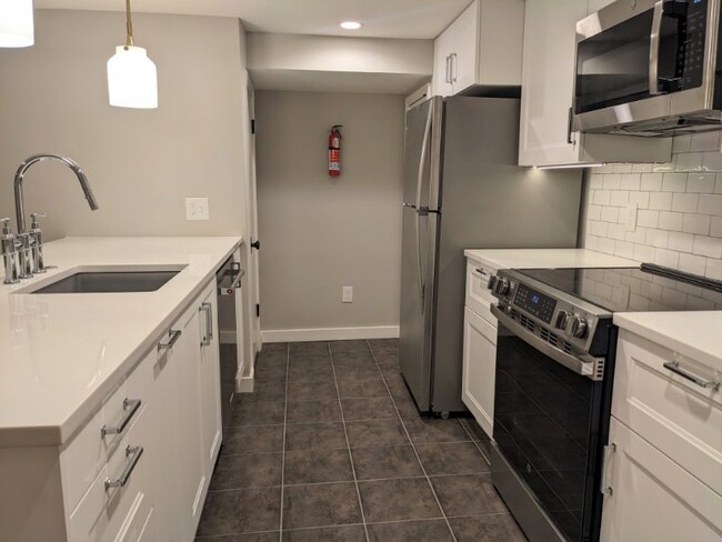119 U St NE, Unit B in Washington, DC - Building Photo - Building Photo