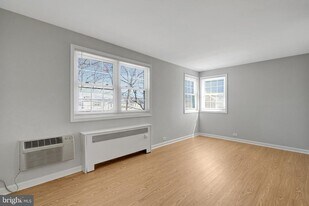 206 N Trenton St in Arlington, VA - Building Photo