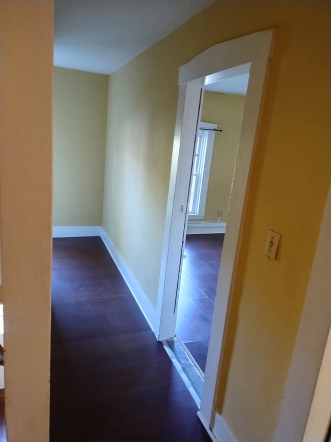 425-431 Main St, Unit 429 Main St in Hardwick, MA - Foto de edificio - Building Photo