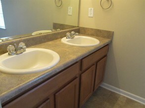 611 Westbury Way in Simpsonville, SC - Foto de edificio - Building Photo