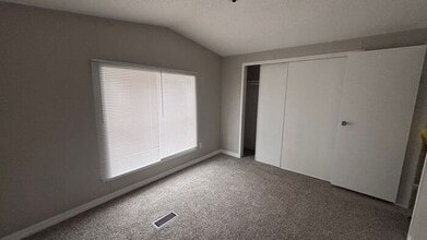 1900 Harper Dr in Atchison, KS - Building Photo - Building Photo