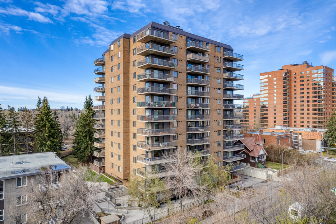 Riverscape in Calgary, AB - Building Photo