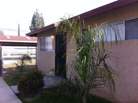 630 33rd St in Bakersfield, CA - Building Photo