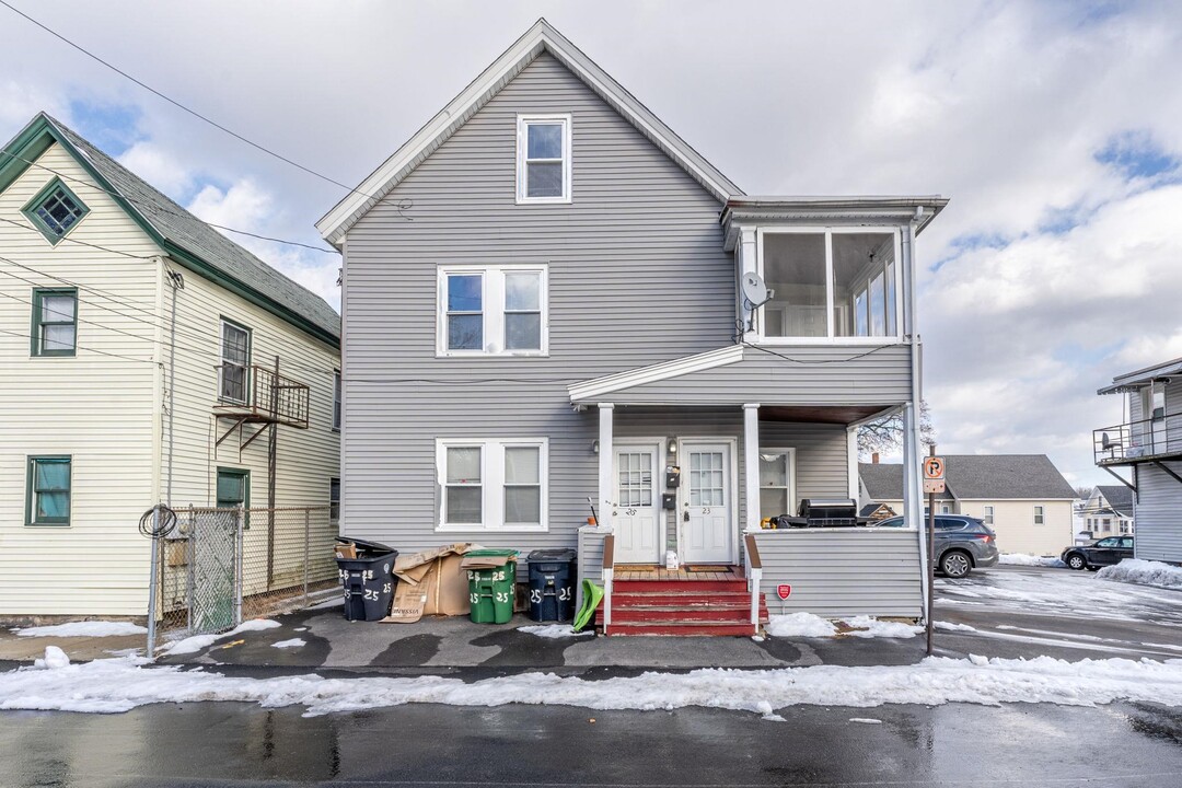 23 Salem St in Nashua, NH - Building Photo