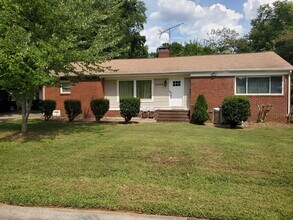 2404 Edison St in Charlotte, NC - Building Photo - Building Photo