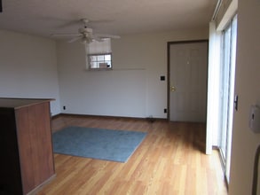 8 Circle Dr in Huntington, WV - Building Photo - Building Photo