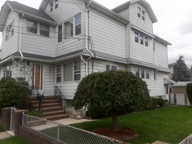 40 Gall Ave, Unit 1