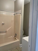 906 N Kansas Expy in Springfield, MO - Building Photo - Building Photo