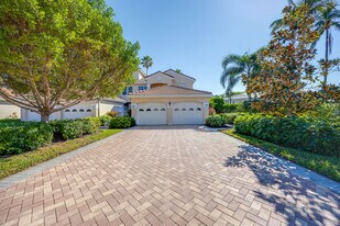 8415 Excalibur Cir