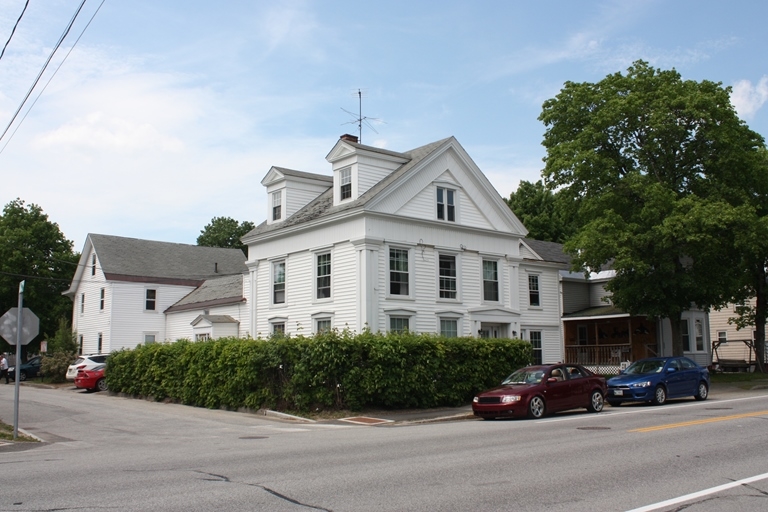 296 Turner St in Auburn, ME - Building Photo