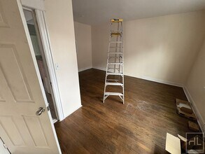 BAISLEY AVENUE, BRONX in Bronx, NY - Building Photo - Building Photo