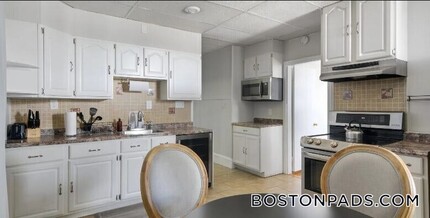 823 Dorchester Ave in Boston, MA - Building Photo - Building Photo