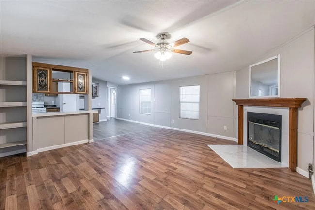 101 S Harrison Ave in McGregor, TX - Building Photo - Building Photo