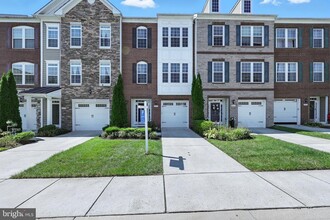 4905 Forest Pines Dr in Upper Marlboro, MD - Building Photo - Building Photo