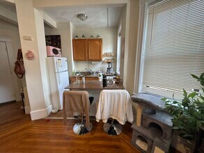 242 Hemenway St, Unit 12 in Boston, MA - Foto de edificio - Building Photo