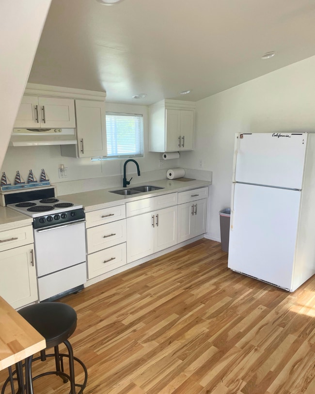 502 S Clementine St, Unit oceanside in Oceanside, CA - Building Photo - Building Photo