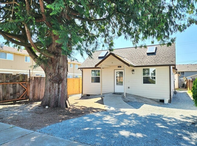 property at 112 N Gifford Ave