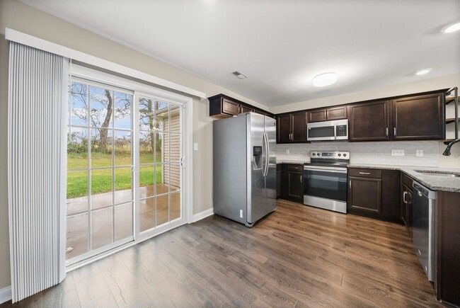 215 Alexander Blvd in Clarksville, TN - Building Photo - Building Photo