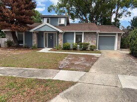 620 Locust Ct in Winter Springs, FL - Building Photo