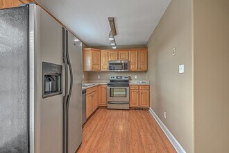 24 Lake Village Ct in Johnson City, TN - Building Photo - Building Photo