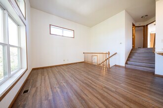 4892 Bluff Heights Trail SE in Prior Lake, MN - Building Photo - Building Photo