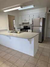 2237 Davis Ave in Kingman, AZ - Foto de edificio - Building Photo