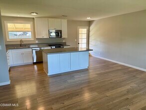 4090 Florence St in Simi Valley, CA - Building Photo - Building Photo