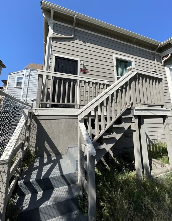 812 20th St in Oakland, CA - Building Photo