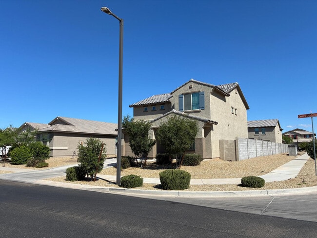 17540 W Country Club Terrace in Surprise, AZ - Building Photo - Building Photo