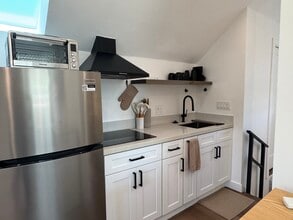 500 Maple Ave in San Bruno, CA - Building Photo - Building Photo