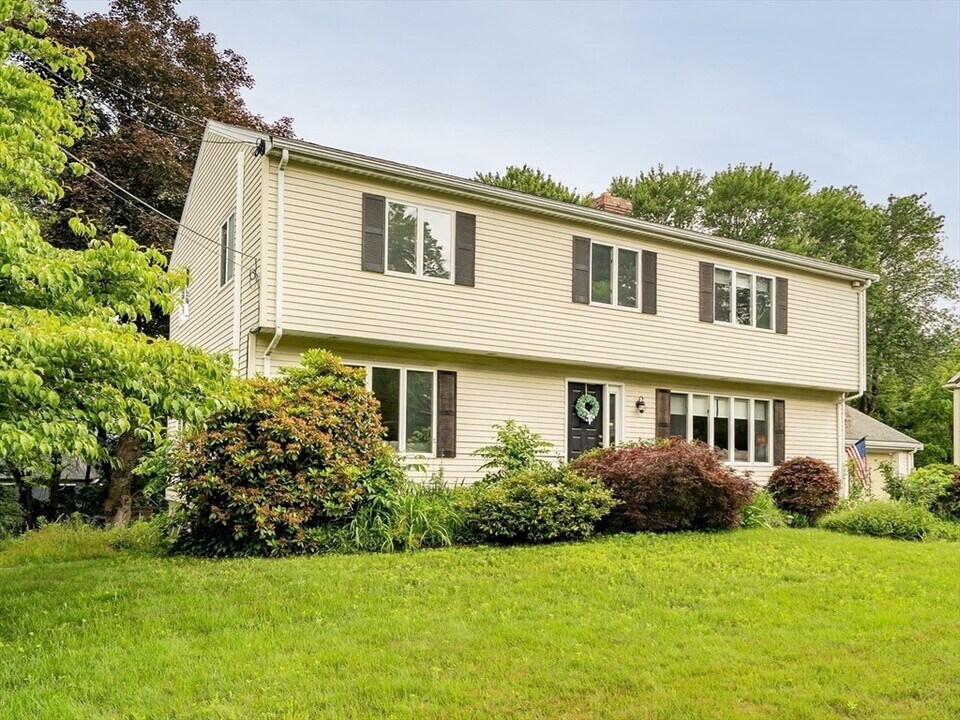 44 Williams Rd in Lexington, MA - Building Photo