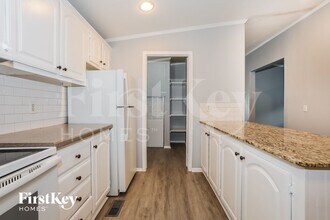 21035 Sweet Blossom Ln in Tomball, TX - Foto de edificio - Building Photo