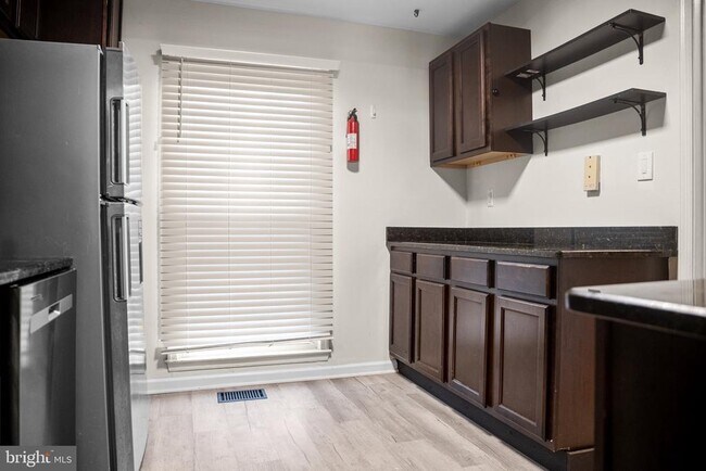 14811 Belle Ami Dr in Laurel, MD - Building Photo - Building Photo