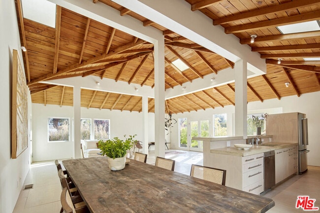 703 Palms Blvd in Los Angeles, CA - Building Photo - Building Photo