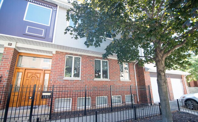 property at 1807 W Ellen St