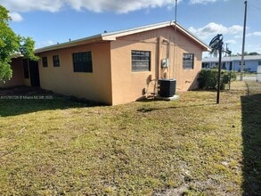 17032 NW 49th Ct in Opa Locka, FL - Building Photo - Building Photo