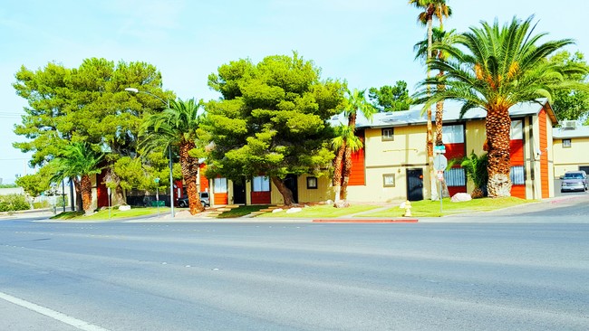 Oakridge Apartments in Henderson, NV - Foto de edificio - Building Photo