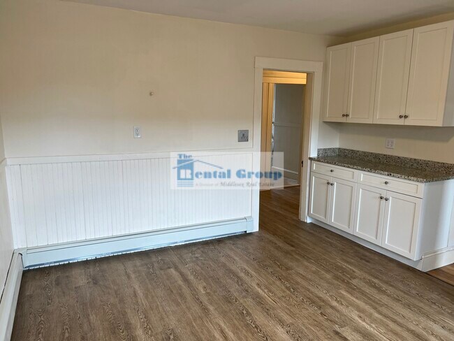 242 Waverley Ave, Unit R in Watertown, MA - Building Photo - Building Photo