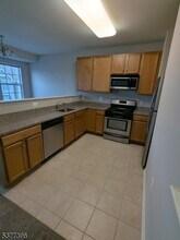 97 Conover Terrace, Unit 515 in Lebanon, NJ - Building Photo - Building Photo