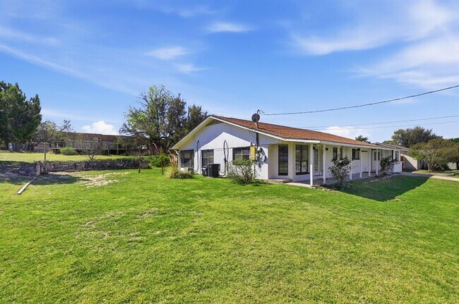 128 Skyview Terrace in Leander, TX - Building Photo - Building Photo