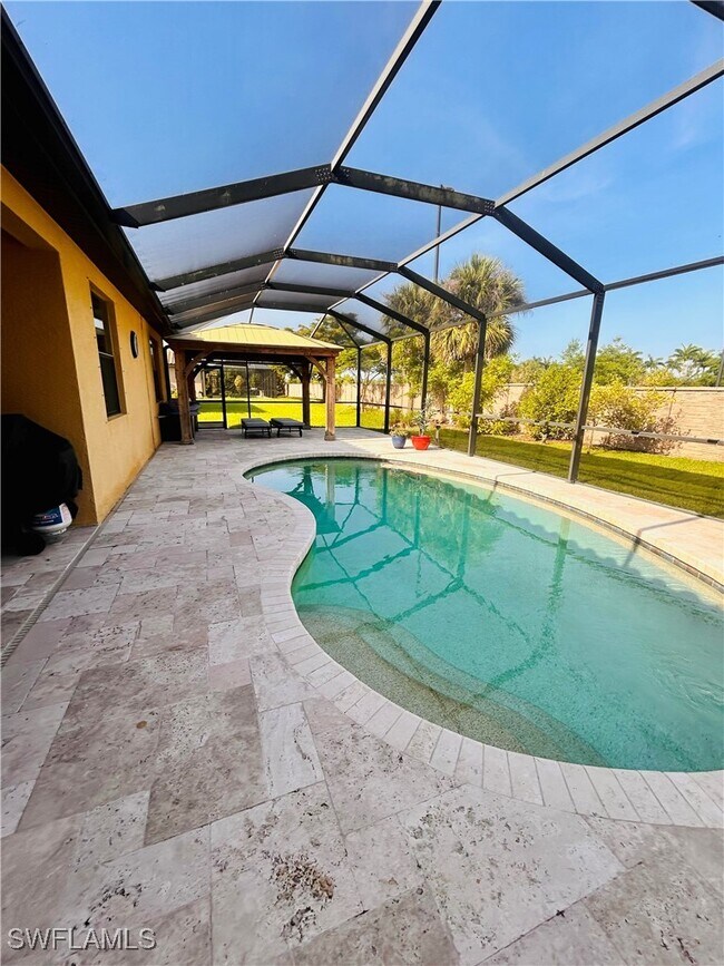 2766 Via Piazza Loop in Ft. Myers, FL - Building Photo - Building Photo