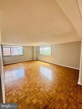 4601 N Park Ave in Chevy Chase, MD - Building Photo - Building Photo