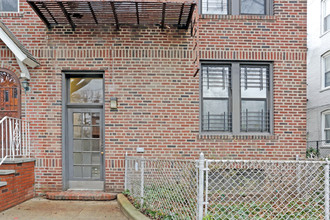 23-85 Crescent St in Astoria, NY - Building Photo - Building Photo