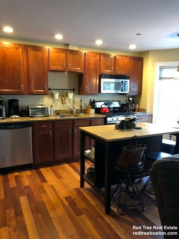 341 W Broadway, Unit 1