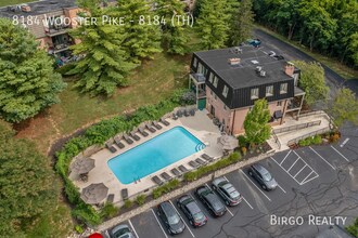 8184 Wooster Pike-Unit -8184 (TH) in Cincinnati, OH - Foto de edificio - Building Photo