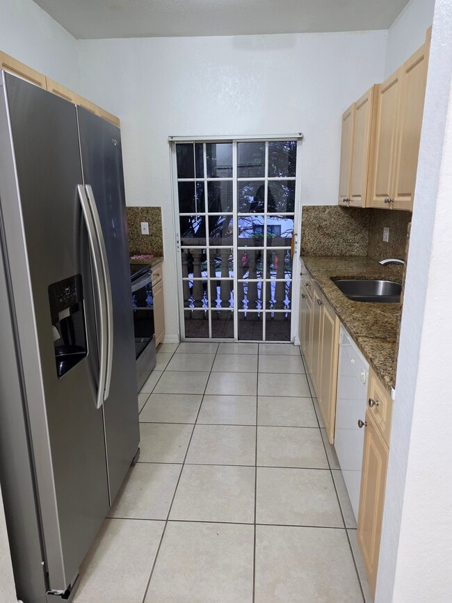101 E 9th St, Unit 201, Unit 201