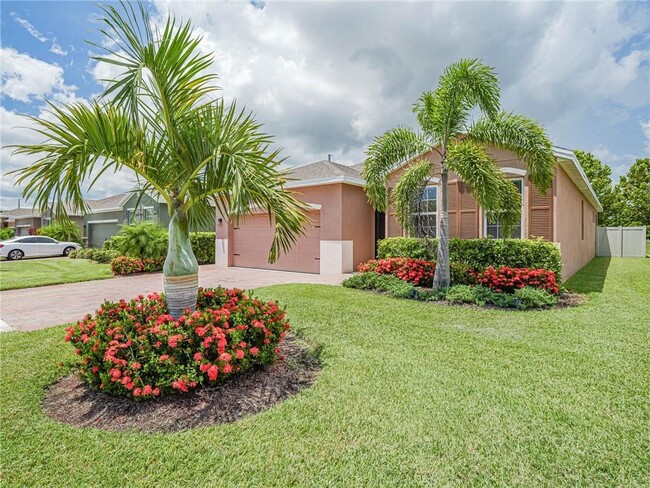 2593 Crowned Eagle Cir SW in Vero Beach, FL - Building Photo - Building Photo