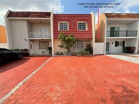 895 W 79th Pl in Hialeah, FL - Building Photo