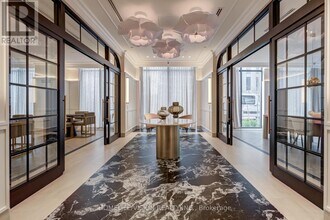 20-2420 Inn On The Pk Dr in Toronto, ON - Building Photo - Building Photo
